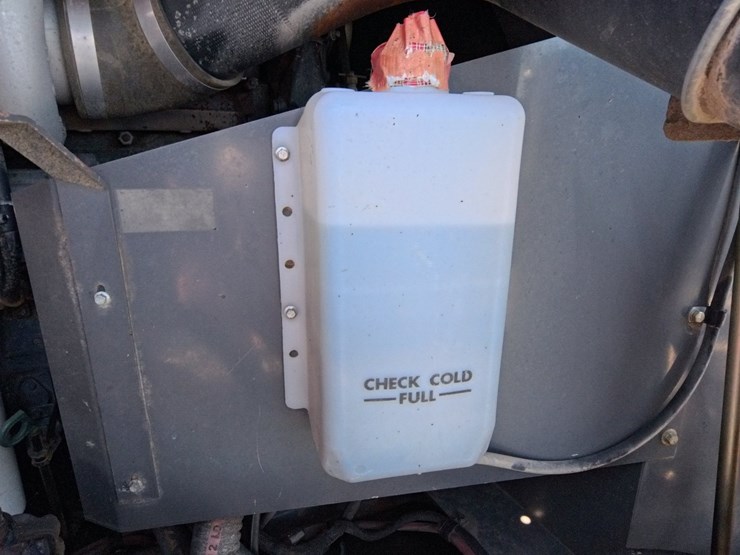 2012-massey-ferguson-9520-image-105