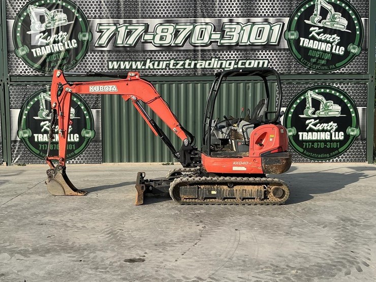 2015-kubota-kx040-4-image-1
