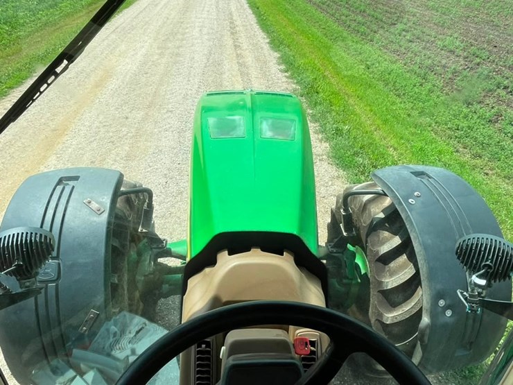 john-deere-8330-image-32