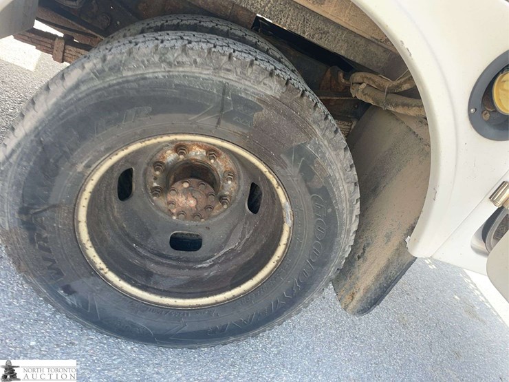 2012-ford-f350-image-30