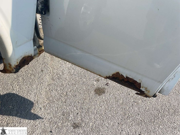2011-chevrolet-express-s/a-bucket-van-image-31