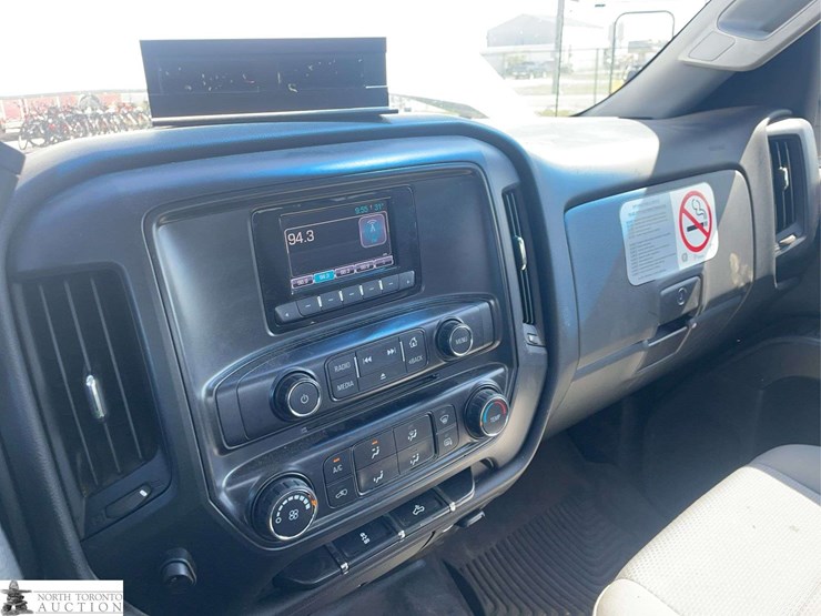 2015-chevrolet-silverado-1500-image-13