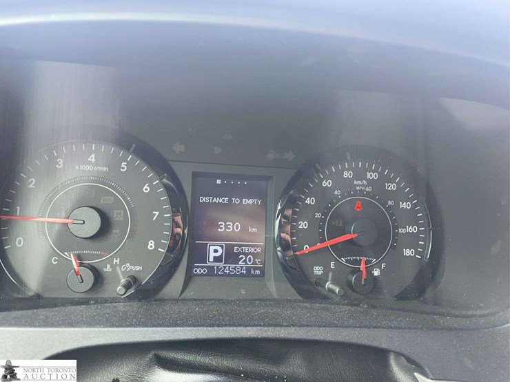 2016-toyota-sienna-image-12