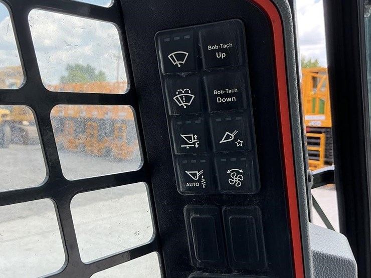 2023-bobcat-t76-image-14