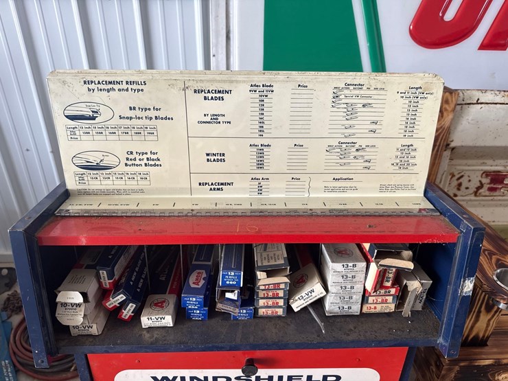 atlas-wiper-blades-display-cabinet-image-2