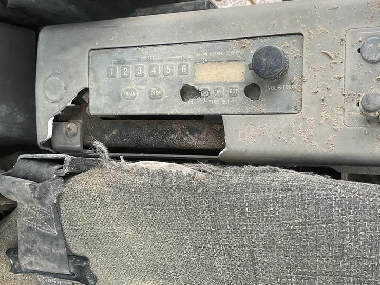 2005-deere-120c-image-13