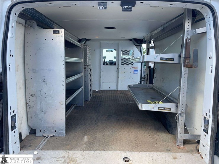 2015-ford-transit-image-19