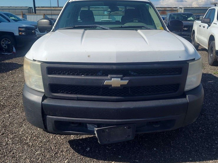 2008-chevrolet-silverado-1500-image-2