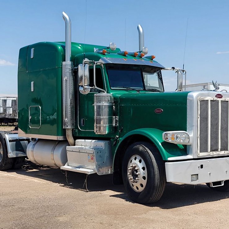 2016 PETERBILT 389