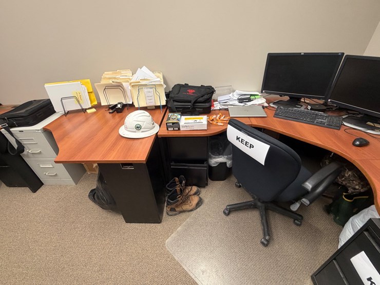 #3541-•-lot-of-office-furniture-|-located-in-st.-rose,-la-image-4