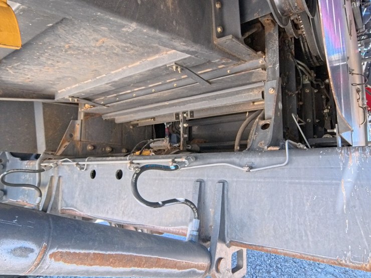2012-massey-ferguson-9520-image-23