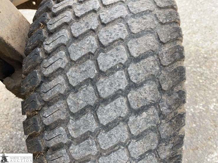 2010-john-deere-1445-image-19