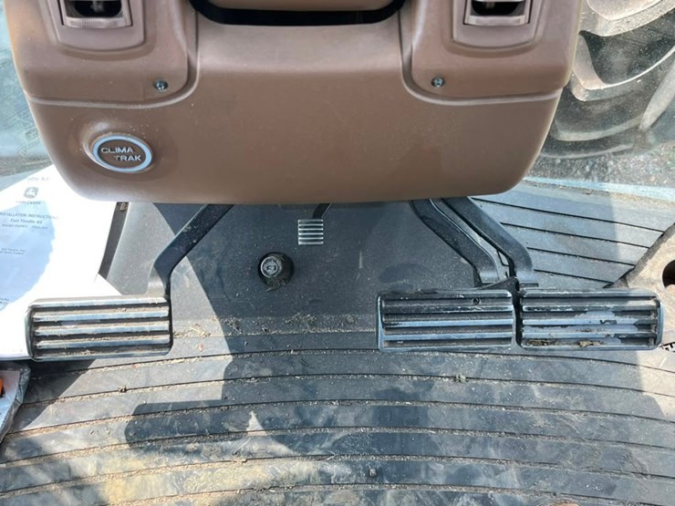 john-deere-8330-image-27