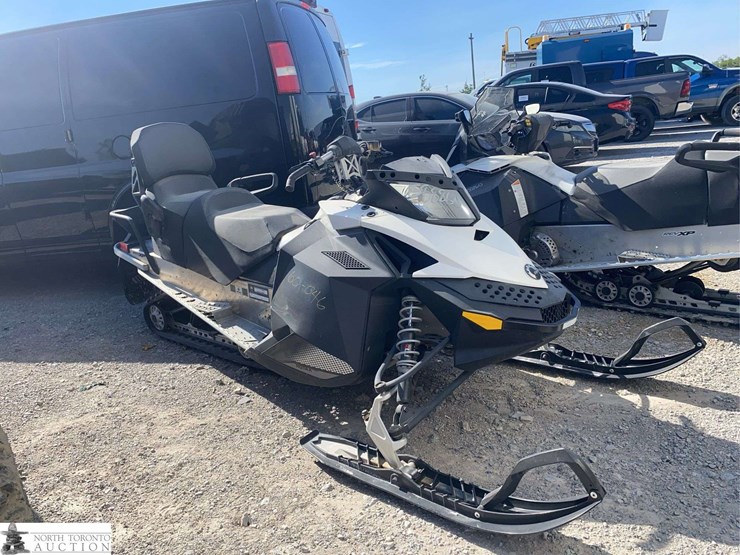 non-operable-2014-ski-doo-grand-touring-sport-image-4