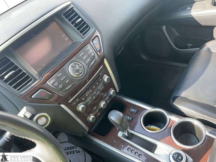 2015-nissan-pathfinder-image-13
