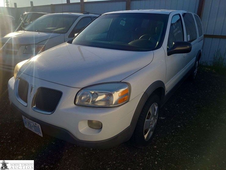 2007-pontiac-montana-image-1