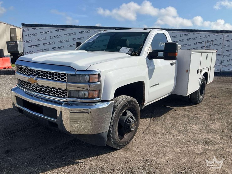 2019-chevrolet-silverado-3500hd-image-1