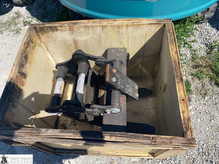 unused-2025-machpro-328-turquoiseblue-jbt-mini-excavator-image-21