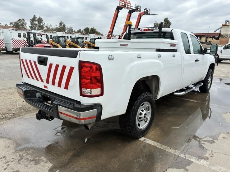 2012-gmc-sierra-2500-image-3