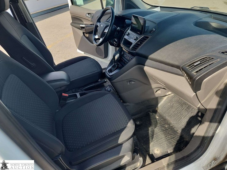 2022-ford-transit-connect-image-22