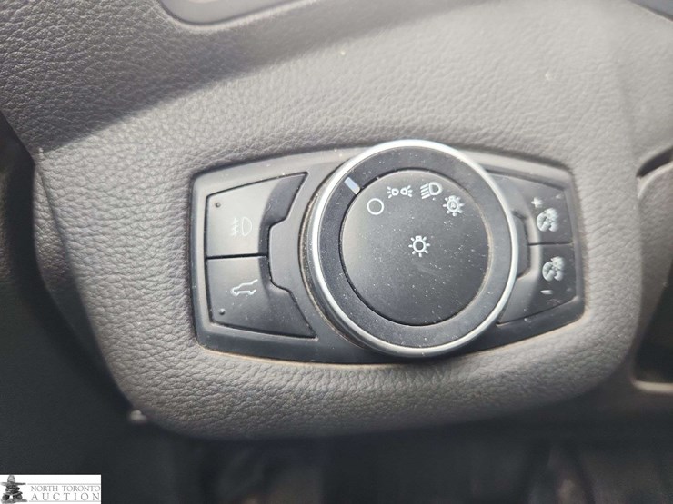 2017-ford-escape-image-36