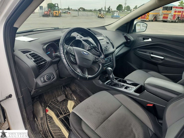 2017-ford-escape-image-16
