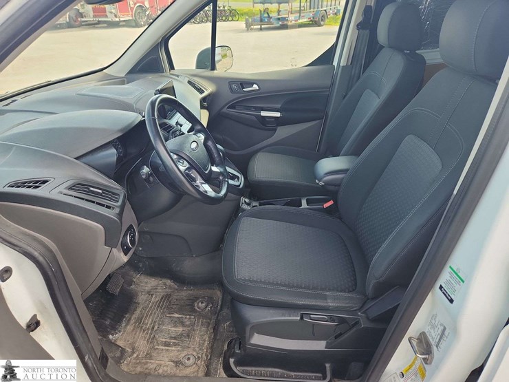 2022-ford-transit-connect-image-13