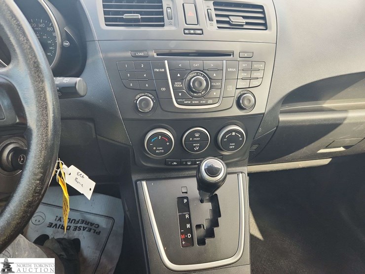 2015-mazda-mazda5-image-21