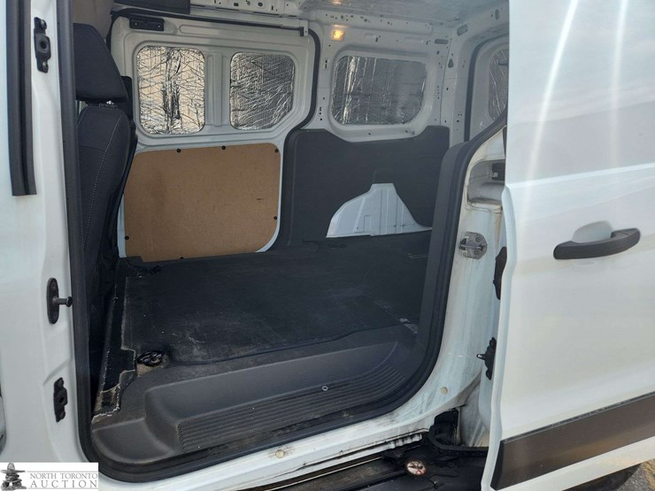 2022-ford-transit-connect-image-15