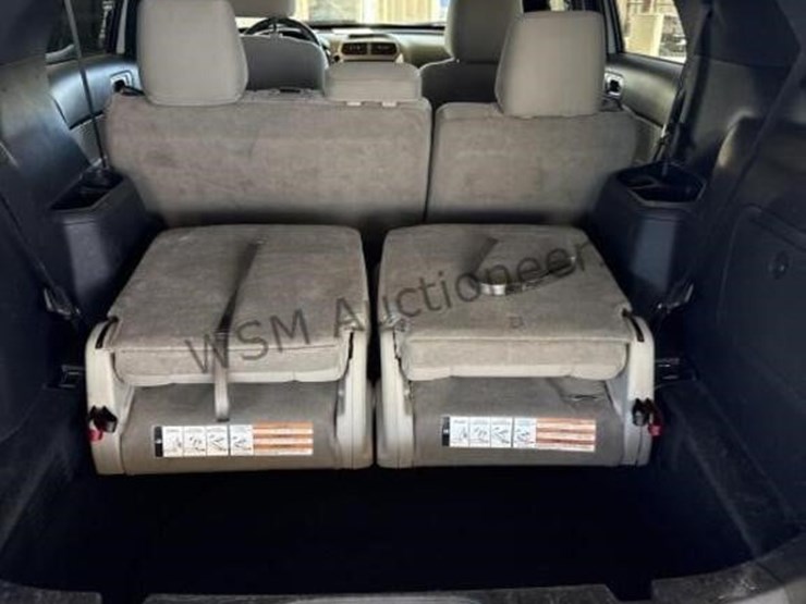 2012-ford-explorer-image-10