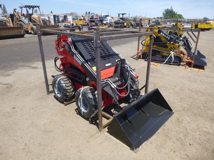 2026-sdlool-323tz-skid-steer-loader-image-2