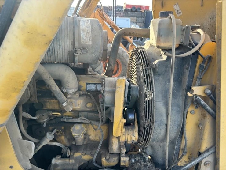2001-deere-310g-image-22