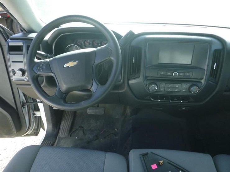 2017-chevrolet-1500-image-9