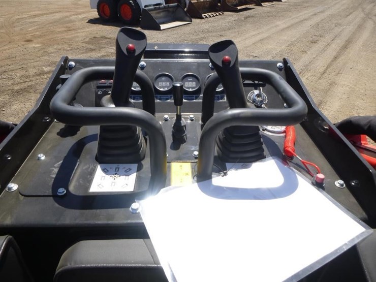 2026-sdlool-v1000-skid-steer-track-loader-image-13