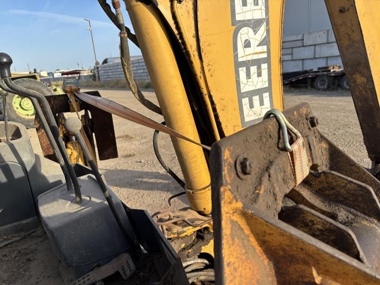 2001-deere-310g-image-13