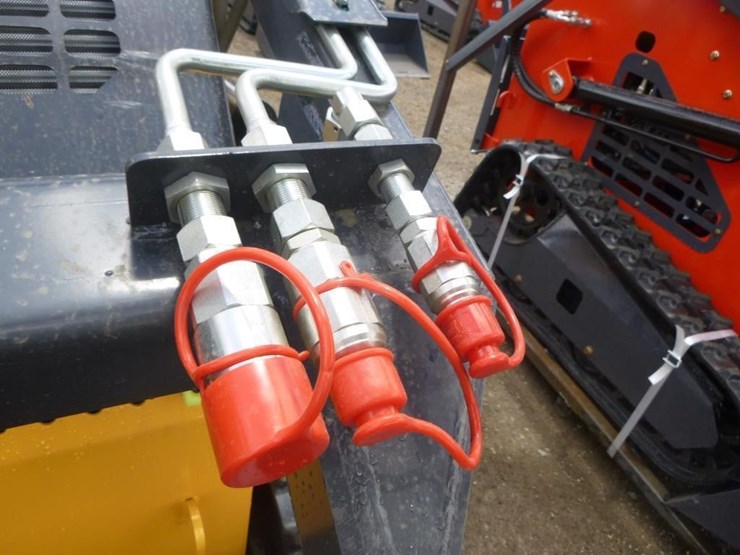 2026-zjg-zj-380-skid-steer-track-loader-image-10