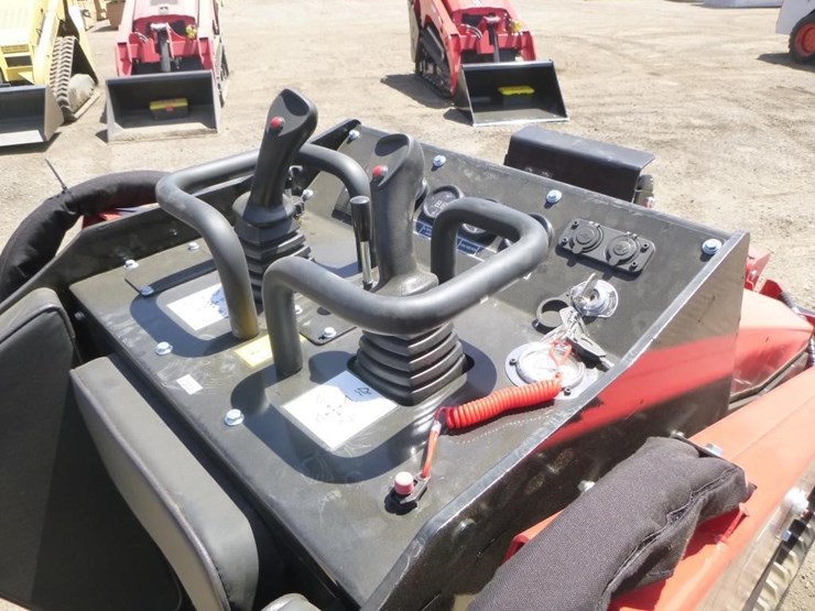 2026-sdlool-v1000-skid-steer-track-loader-image-15