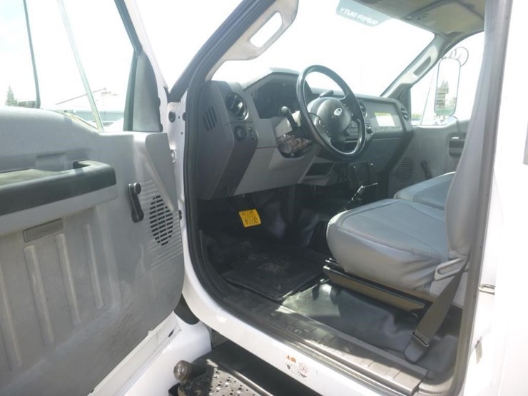 2012-ford-f650-image-12
