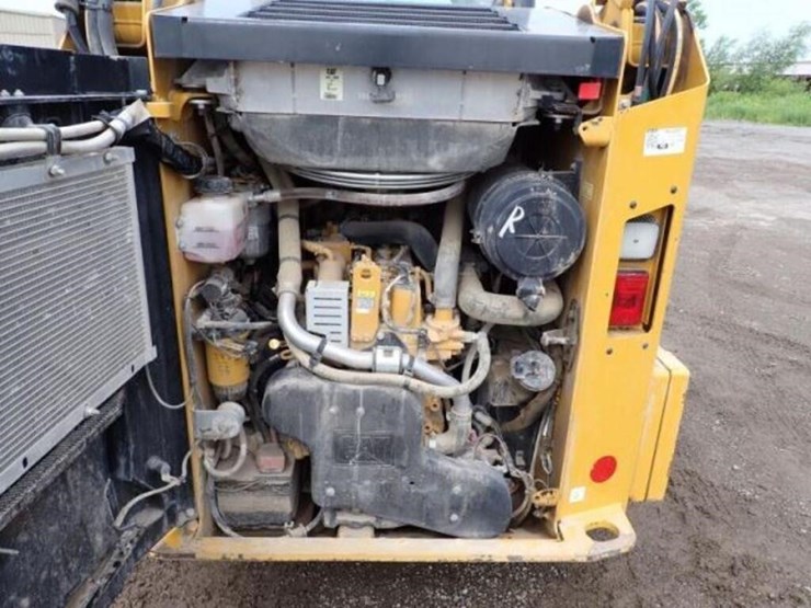 2022-caterpillar-236d3-image-45