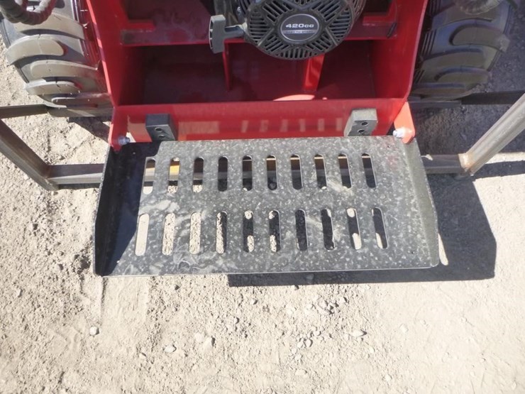 2026-sdlool-323tz-skid-steer-loader-image-12