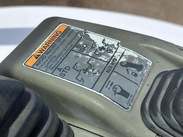 2013-bobcat-e26-image-33