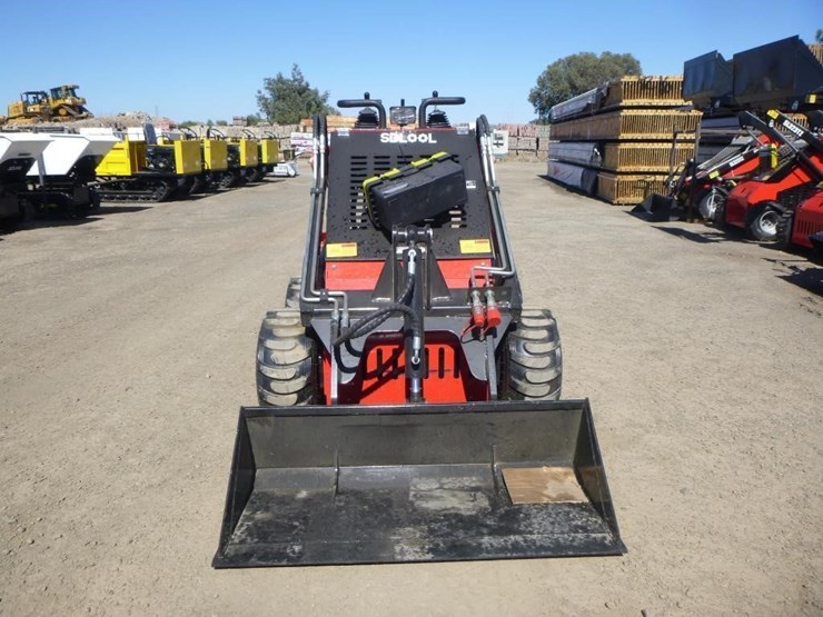 2026-sdlool-323tz-skid-steer-loader-image-5