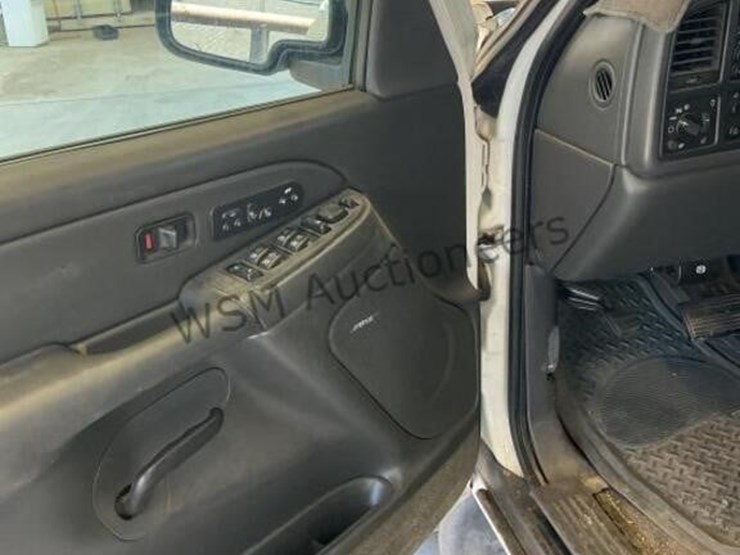 2003-chevrolet-avalanche-p/u-image-25