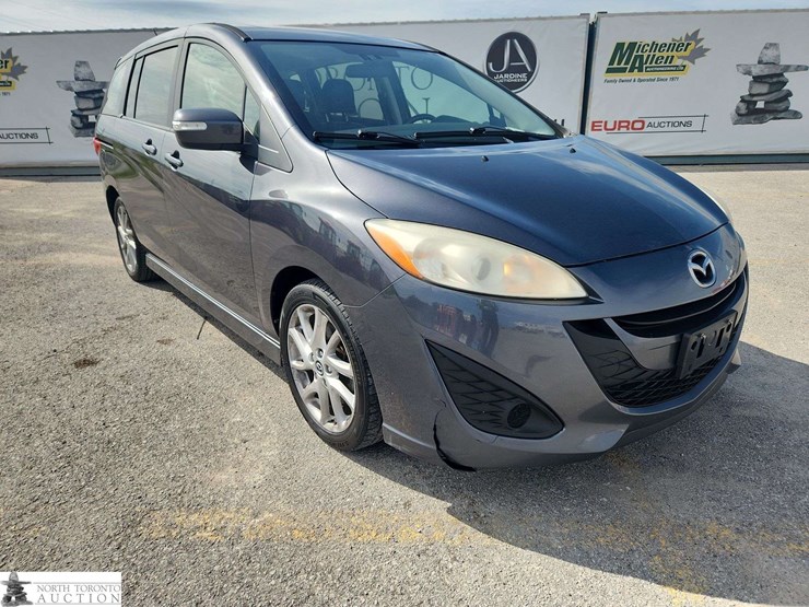 2015-mazda-mazda5-image-9