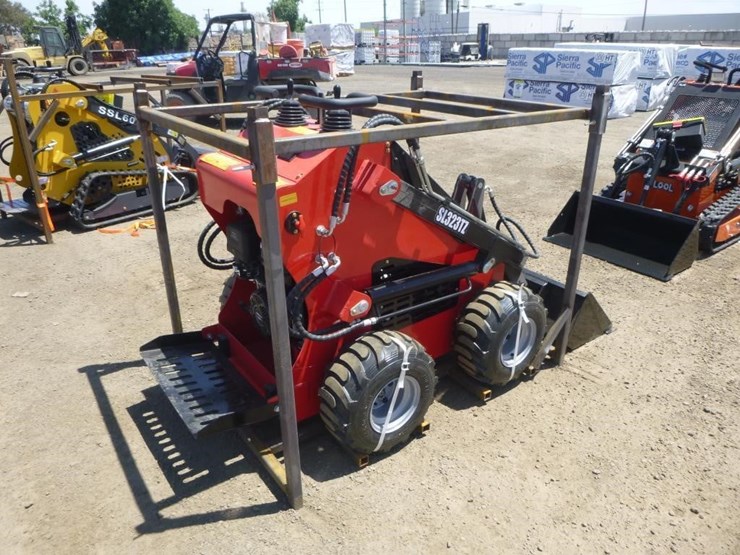 2026-sdlool-323tz-skid-steer-loader-image-3