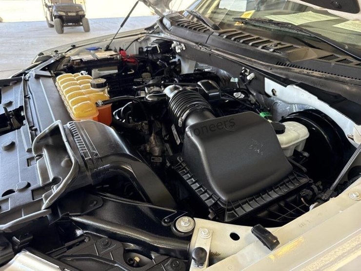 2016-ford-f150-image-13