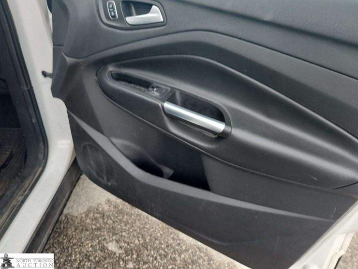 2017-ford-escape-image-27