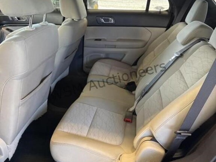 2012-ford-explorer-image-23