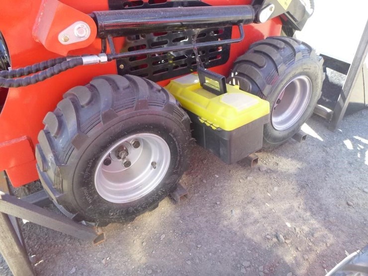 2026-sdlool-323tz-skid-steer-loader-image-18