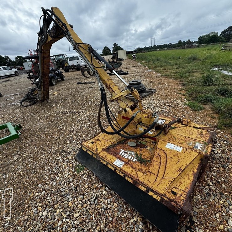 TIGER SIDE BOOM MOWER